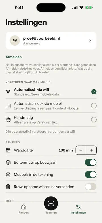 Instellingen bovenaan: je account en het blok Versturen naar Maximilius met Automatisch via wifi, Automatisch ook via mobiel en Handmatig. Het gele kader staat om de keuze Automatisch via wifi.