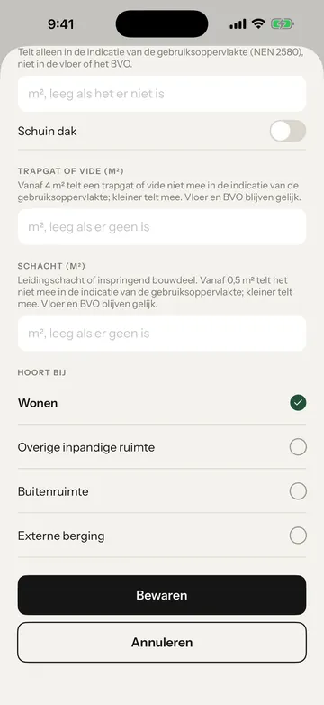 Het blad van een ruimte, onderaan: Hoort bij met Wonen gekozen, en de knoppen Bewaren en Annuleren. Het gele kader staat om de knop Bewaren.